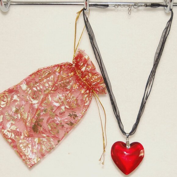 NEW Large Red Glass Heart Necklace - Picture 6 of 7